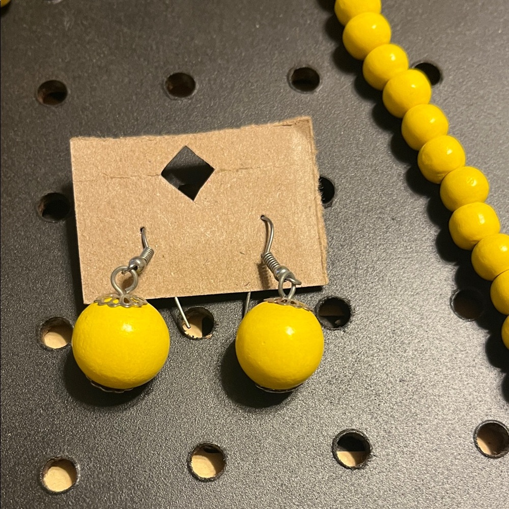 Antique Yellow Beaded Necklace and Earring Set - Picture 2 of 4